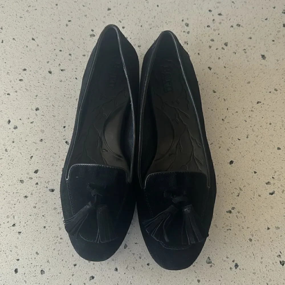 Born Women’s Black Suede Leather Slip On Loafers Flats Tassel Details Size 8.5M